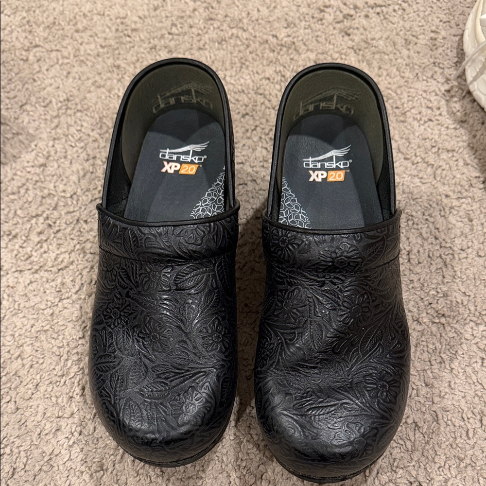 Dansko XP2.0 Black Embossed woman’s Loafers - Picture 2 of 8
